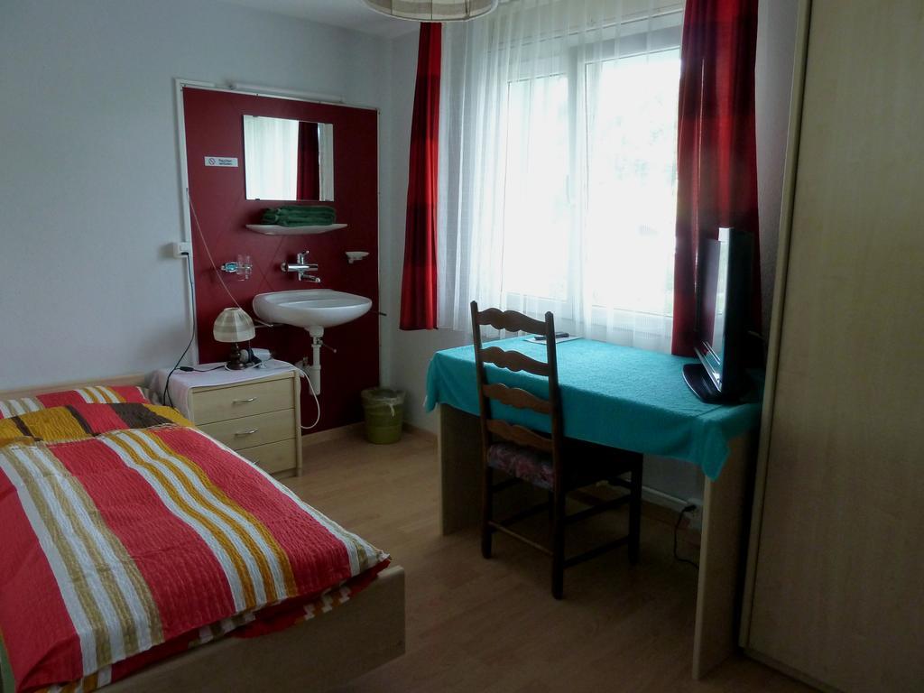 Backpackers Gasthaus Post Willisau Rom bilde
